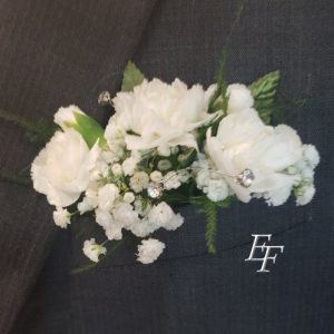 EF 812 B3 Pocket Boutonniere - White Miniature Carnations