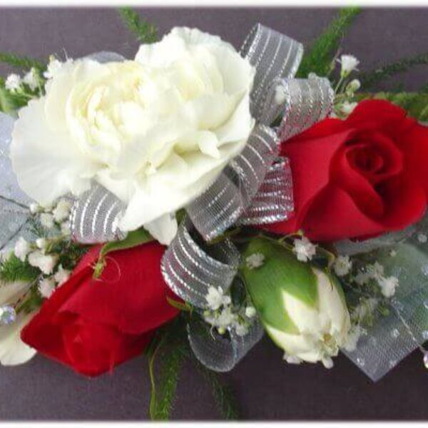 Red Sweetheart Roses & Miniature Carnations EF-814