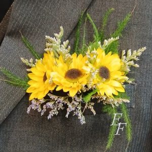EF 817 Pocket Boutonniere - Miniature Sunflowers